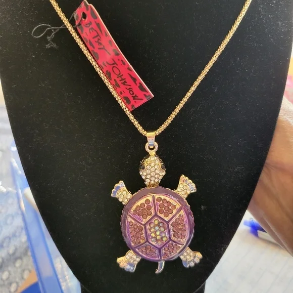 NWT Betsey Johnson Gold and Pink Mosaic Turtle Necklace 24" Chain - Picture 4 of 8